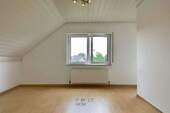 Zimmer 2 im OG - 