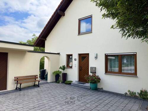 Hausansicht - 1 Zimmer Mehrfamilienhaus, Wohnhaus in Wüstenrot