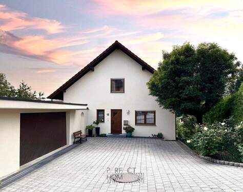 Hausansicht - Mehrfamilienhaus, Wohnhaus mit 220,00 m² in Wüstenrot zum Kaufen