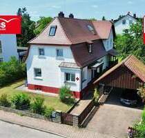 Zwei auf einen Streich! Doppelhaus mit flexibler Nutzung zentral in Feucht!