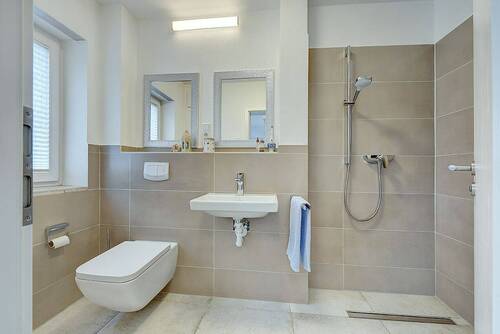 Badezimmer II - 