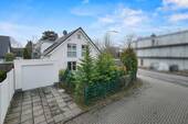 Titelbild - 5 Zimmer Einfamilienhaus zum Kaufen in Düsseldorf / Unterrath
