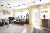 Wohnzimmer - Frei werdende, modernisierte 3-Zimmer-Wohnung mit Balkon - flexibel nutzbar