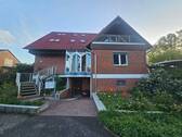 Frontansicht - Exklusives Einfamilien-Haus als mögliches Mehrparteienhaus mit Garten & moderner Technik