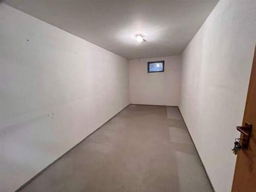 geräumiger Kellerraum - 