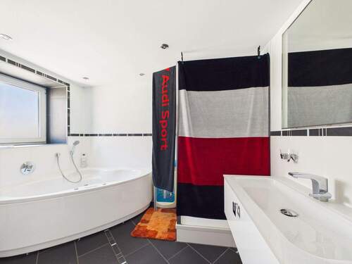 CAM05322G0-PR0022-STILL034.jpg - 