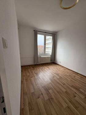 Schlafzimmer - Helle 3-Zimmer-Wohnung mit Balkon in Hannover - Südstadt