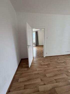 Durchgang zum Wohnzimmer - Etagenwohnung mit 65,00 m&sup2; in Hannover zur Miete