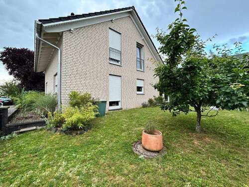 Hausansicht Garten - Einfamilienhaus mit 117,00 m&sup2; in Friedberg zum Kaufen