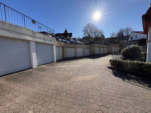 Ansicht - Übergroße Garage (28 m²) mit Strom in Essen - provisionsfrei