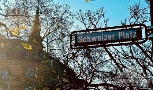 Schweizer - Charakteristische Gewerbeeinheit im Stilaltbau mit großer Außenfläche und PKW-Stellplätzen nahe Schweizer Platz