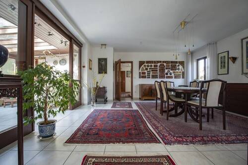 Essbereich, obere Ebene - 7 Zimmer Einfamilienhaus in Erlangen