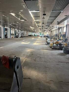 Halle 4.jpg - 