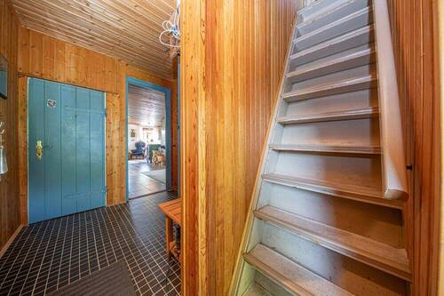 Steile Treppe ins Dachgeschoss - 
