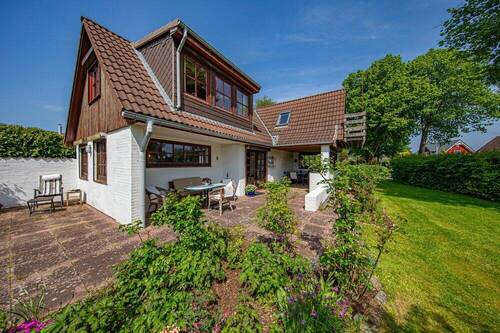 Mit Sonnenterrasse und überdachtem Freisitz - Mehrfamilienhaus, Wohnhaus mit 76,00 m&sup2; in Schönberg zum Kaufen