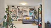 Großzügiges Wohnzimmer - 2 Zimmer Etagenwohnung zur Miete in Hamburg