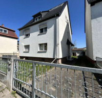 Attraktives 3-Familienhaus mit großem Potenzial in begehrter Lage! PLUS: Baugenehmigung für EFH! - Kelsterbach