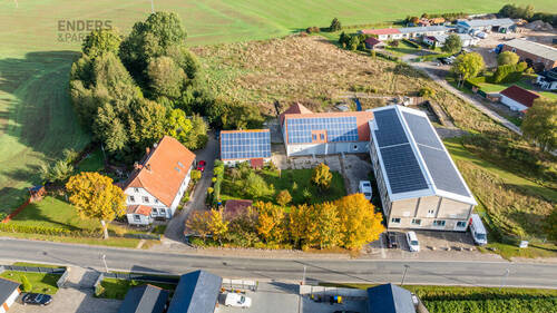 Titelbild - Hofjuwel nahe der Ostsee Wo Vergangenheit auf Zukunft trifft - Leben mit Charakter