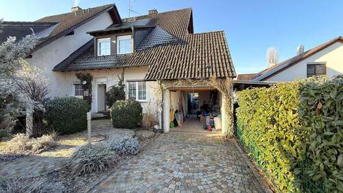 Garage - 6 Zimmer Doppelhaushälfte zum Kaufen in Mühlhausen-Ehingen