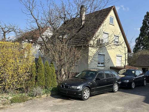 Hausansicht - Einfamilienhaus mit viel Erweiterungspotential und großem Garten