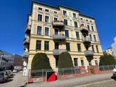 Straßenansicht - Wohnen im Denkmal : 3-Zimmer-Wohnung mit Balkon in MD - Stadtfeld Ost
