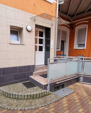 Hauseingang - 3 Zimmer Etagenwohnung zur Miete in Oberhausen