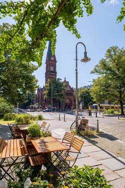 Knaackstraße mit Blick zur Immanuelkirche - 