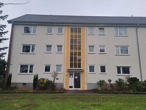 Wohngebäude - Moderne 3-Zimmer Wohnung zur Miete in Neumünster Stadtmitte