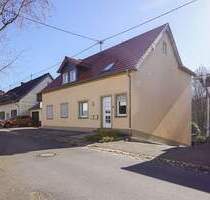 Attraktives kernsaniertes Zweifamilienhaus mit Balkon & Terrasse in Bollendorf