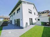 Hausnansicht - Hochwertige Doppelhaushälfte mit Garage u. Top-Ausstattung in verkehrsgünstiger Lage direkt im Altmühltal
