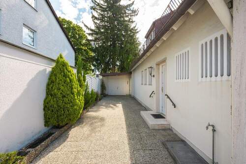 Aussenansicht - 7 Zimmer Einfamilienhaus in München