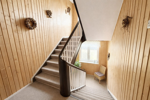 Treppenaufgang - Einfamilienhaus mit 200,00 m&sup2; in Braunsbedra zum Kaufen