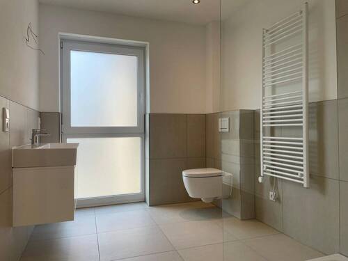 Tageslichtbad mit Dusche - 