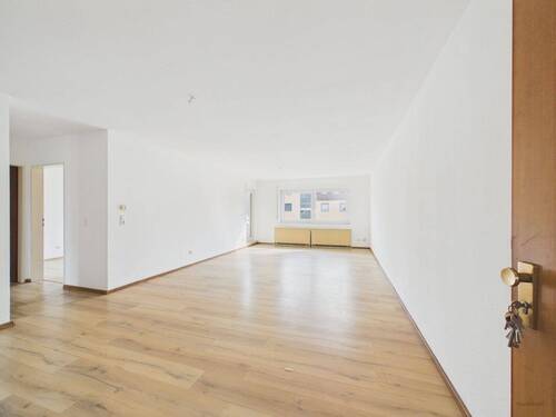 Blick in den Wohn-Essbereich - 