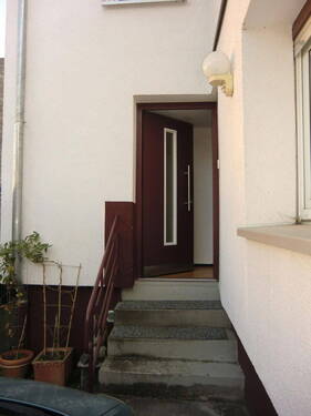 Hauseingang - 4 Zimmer Einfamilienhaus zum Kaufen in Ebsdorfergrund-Dreihausen