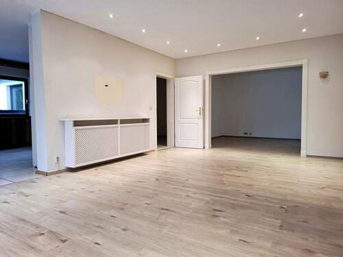 Wohnbereich, Blick in den Raum - 