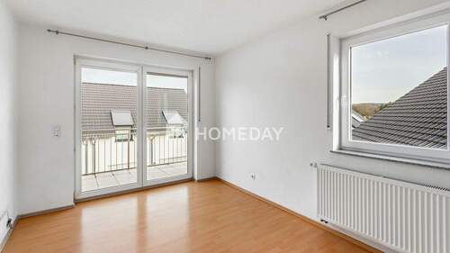 1. OG Schlafzimmer 1 - 