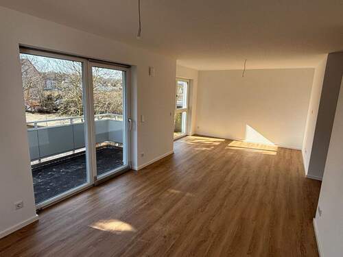 Wohnzimmer - Etagenwohnung mit 72,90 m&sup2; in Nürnberg zum Kaufen