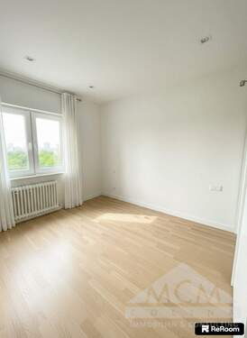 Schlafzimmer - 2 Zimmer Etagenwohnung zum Kaufen in Frankfurt am Main / Bornheim