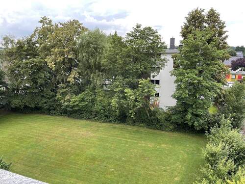 Balkon Blick in Garten - 