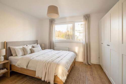 SCHLAFZIMMER STAGED - 