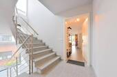 Wohnungseingang-Treppenh. - 