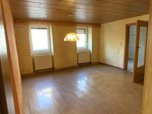 Erdgeschoss Wohnzimmer - 5 Zimmer Einfamilienhaus in Pößneck