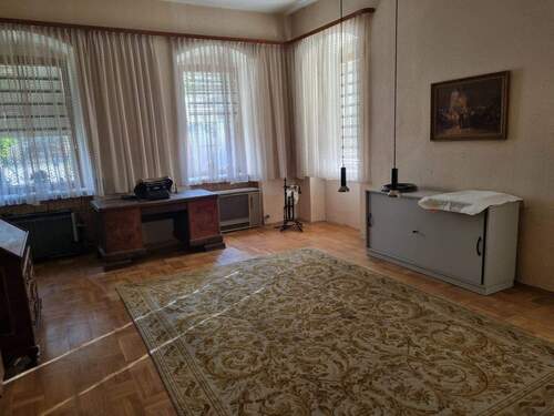 EG Wohnen - Mehrfamilienhaus, Wohnhaus mit 298,00 m² in Hof zum Kaufen