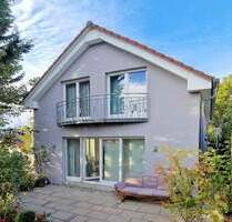 Von Privat: Lichtdurchflutetes Architekten-Haus mit Einliegerwohnung in Top-Halbhöhenlage - Weissach-Flacht / Kreis Böblingen