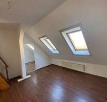 HARBURG Baererstraße, die etwas andere 2,5 Zi.-DG-Whg.62m² zzgl. ausgebautes DG auf 2. Ebene, EBK, Vollbad 980,- inkl. - Hamburg Eißendorf