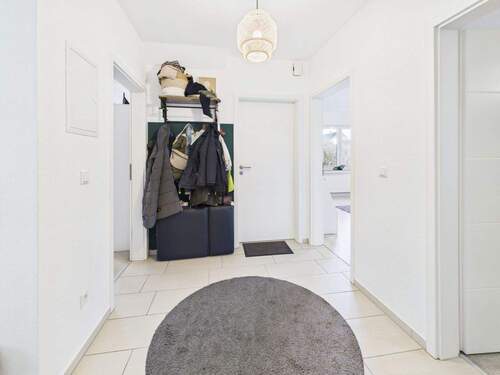 Flur - Einfamilienhaus mit 246,50 m&sup2; in Wallenhorst zum Kaufen