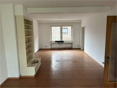 Peter Dondorf Immobilien - Wohnzimmer - Einfamilienhaus mit 187,00 m&sup2; in Alsdorf zum Kaufen