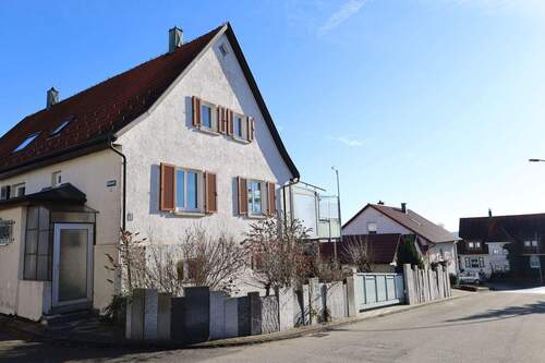 Straßenansicht - 5 Zimmer Einfamilienhaus zum Kaufen in Bitz