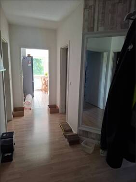 Flur (2) - Etagenwohnung mit 89,30 m&sup2; in Nienburg zur Miete